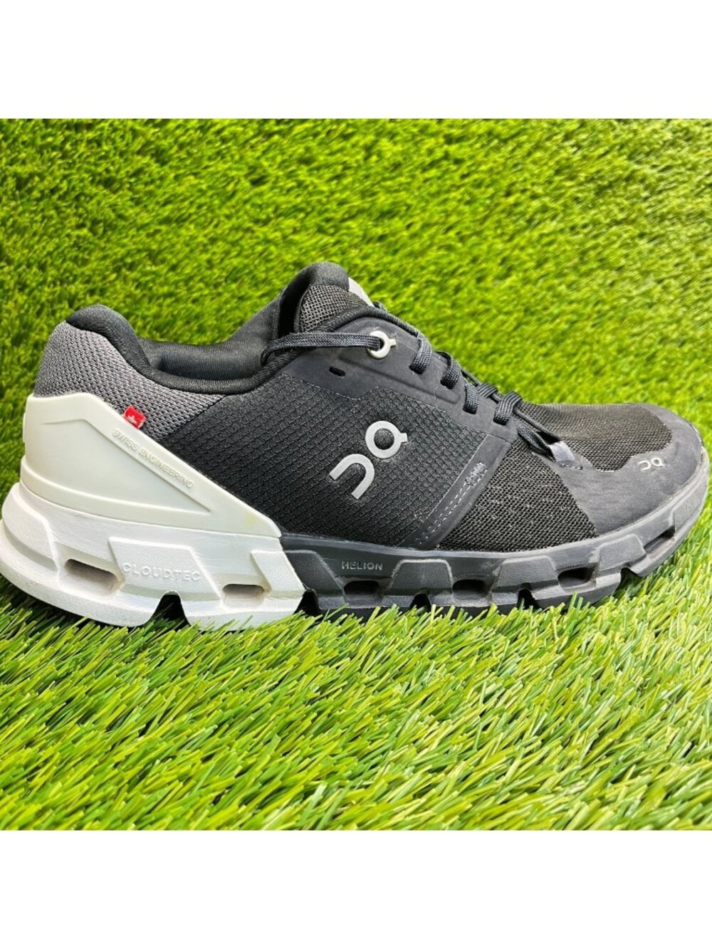 On Cloudflyer 4 Womens Size 10 Black White Athletic Running Shoes Sneakers - Picture 1 of 11